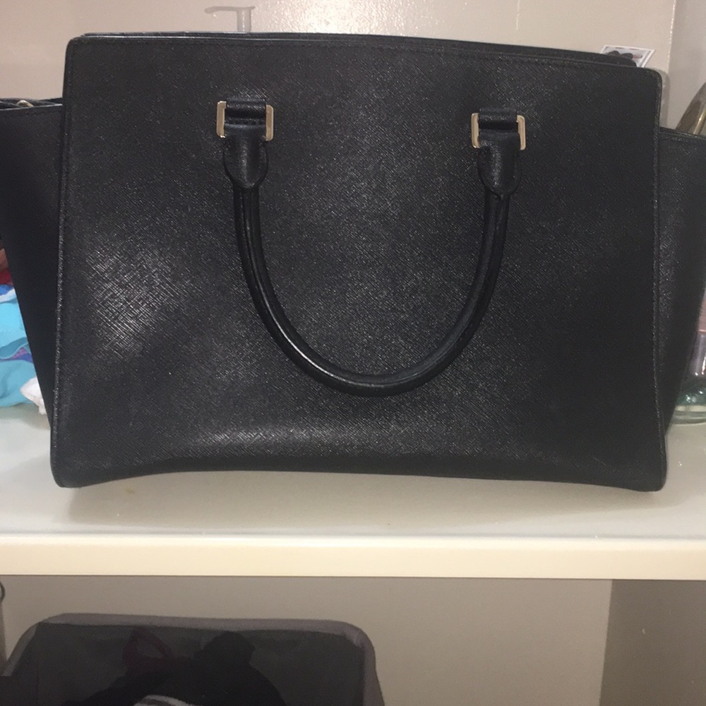 Additional Picture of Michael Kors Selma